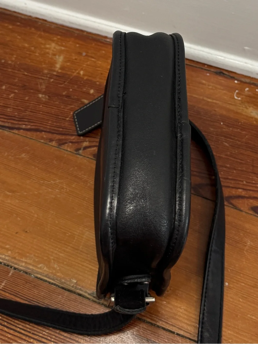 Vintage Coach 9817 Kit Camera Crossbody Bag 90's Black Glovetanned Leather USA